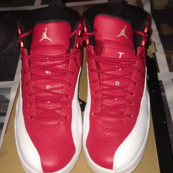 gym red 2s